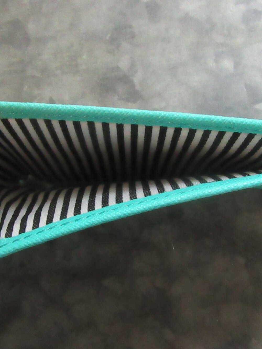 NWT Cowhide Leather Neckstrap ID/C.Card Holder w. Zipper Pocket in Turquoise - Picture 4 of 9